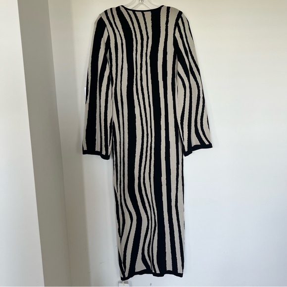 Commense Leisure Zebrataur Long Sleeve Maxi Dress Size S Small NWT - Picture 9 of 12